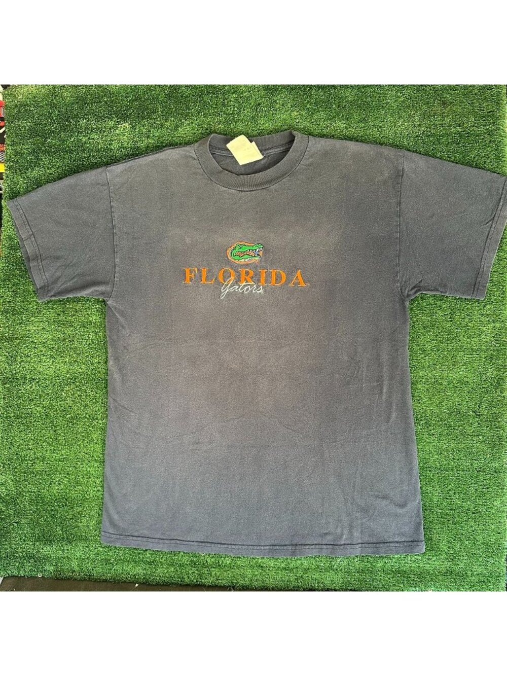 Vintage 90s UF Florida Gators T-Shirt Boxy Faded Navy Embroidered University L
